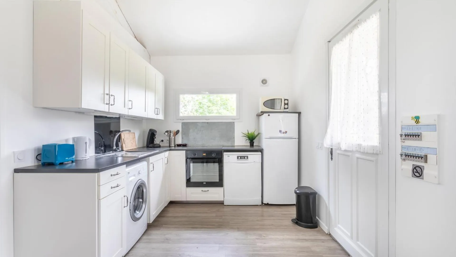 Appartement Maisonnette Avec Petit Jardin à Aix-en-Provence 0*,  France